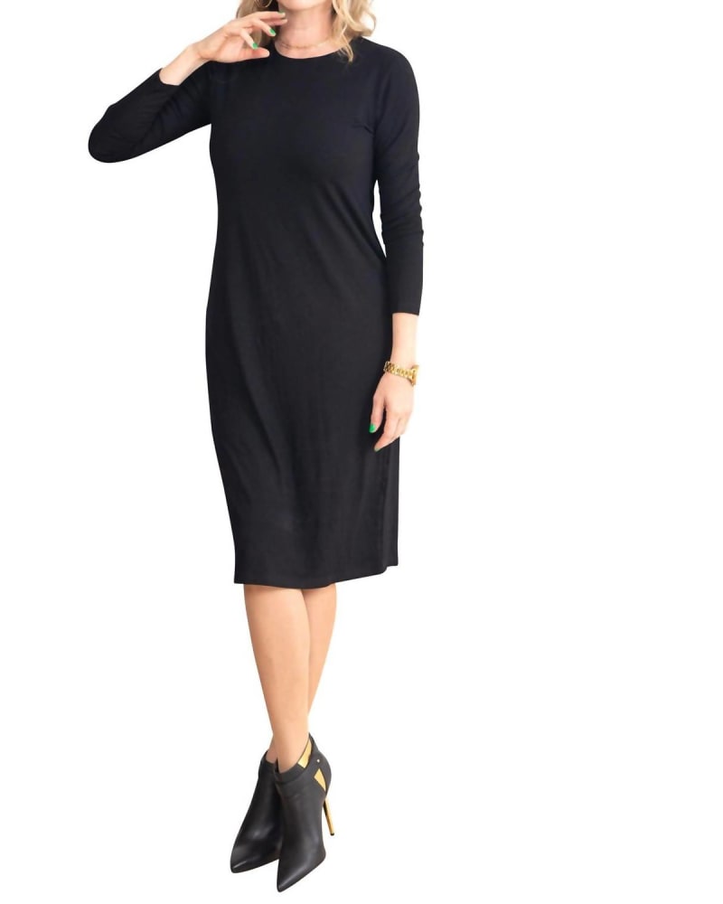 Front of a model wearing a size 3X Basic Ribbed Dress In Black in Black by Daniella Faye. | dia_product_style_image_id:346596